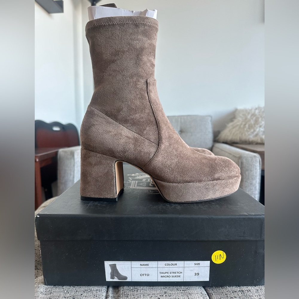 Silent D Otto booties taupe size 39 NIB